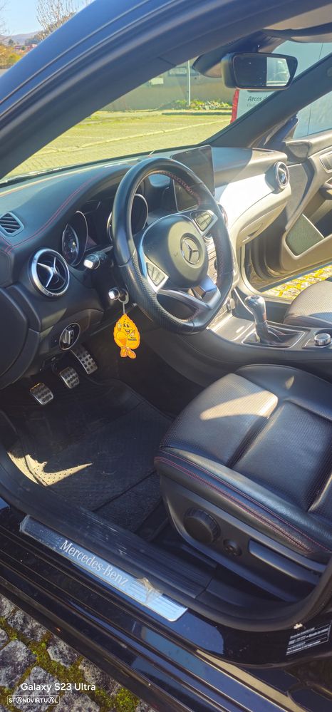 Mercedes-Benz CLA 180 - 4