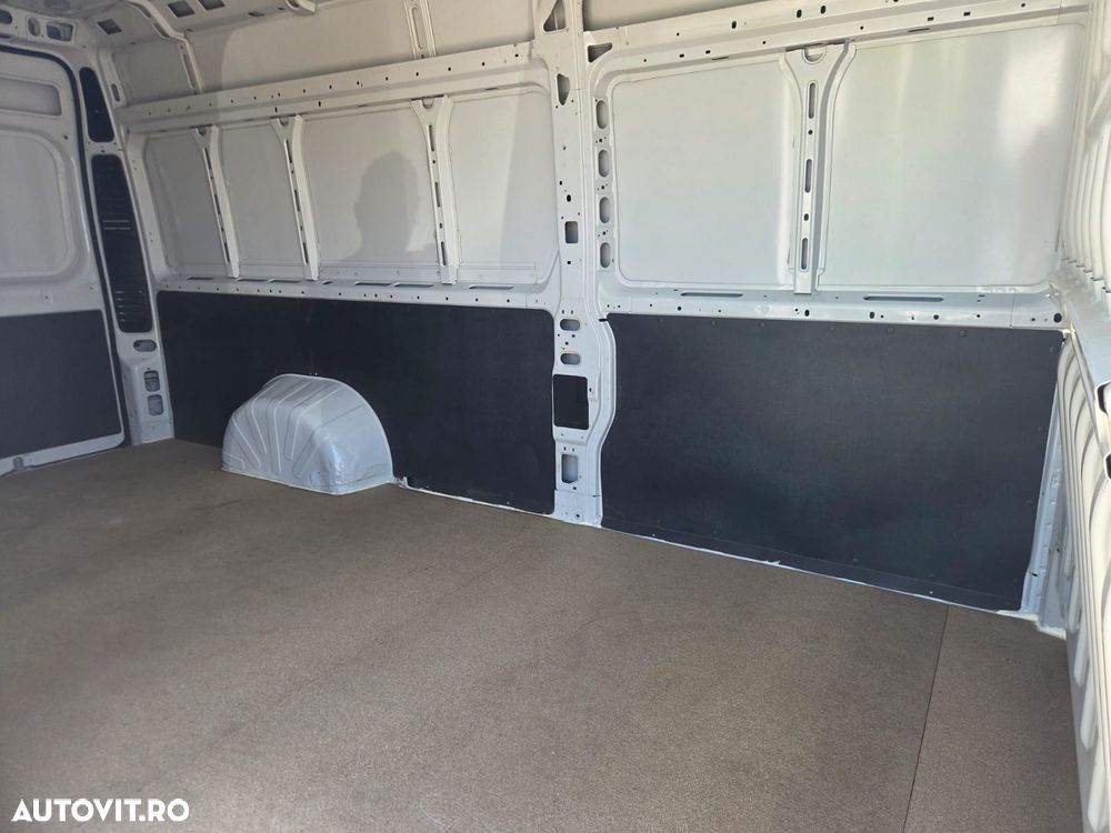 Peugeot Boxer L4H2 Premium Edition - 16