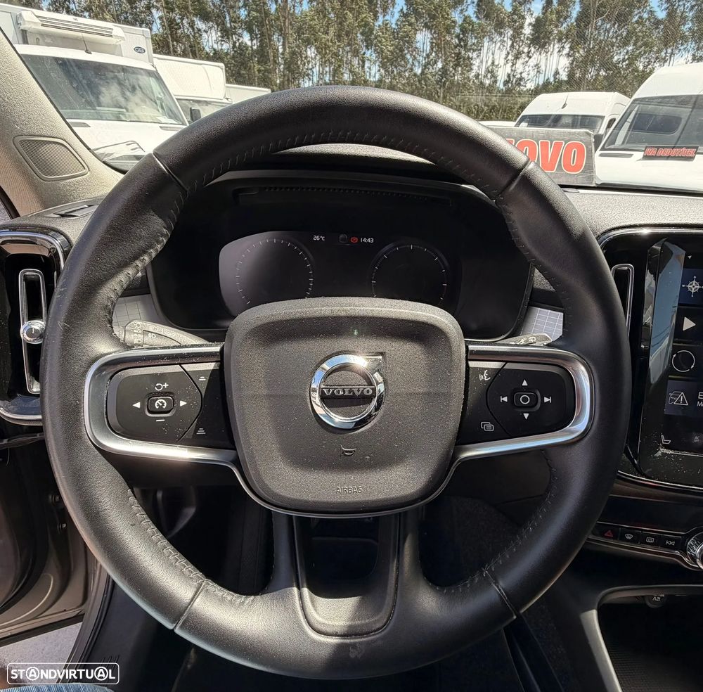 Volvo XC 40 2.0 D3 Momentum Plus Geartronic - 11