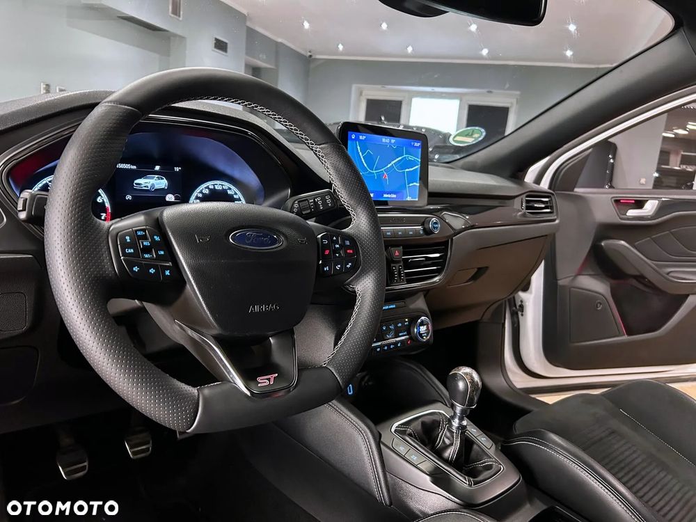 Ford Focus 2.3 EcoBoost ST Edition - 35