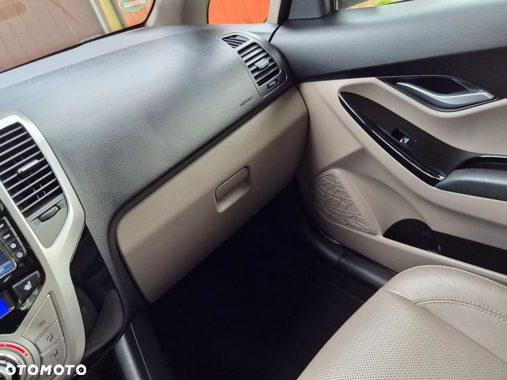 Hyundai ix20 1.6 Premium - 19