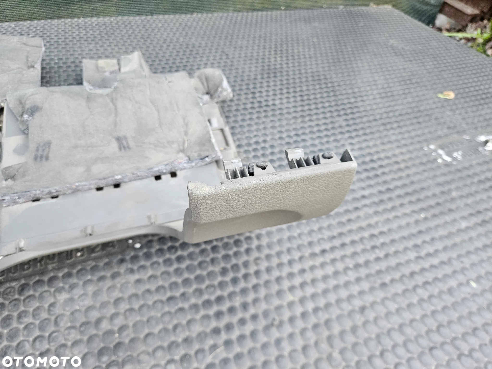 Schowek 8E1863075C Kierowcy Szary Swing Oslona pod Kierownice Europa Audi A4 B6 B7 - 40