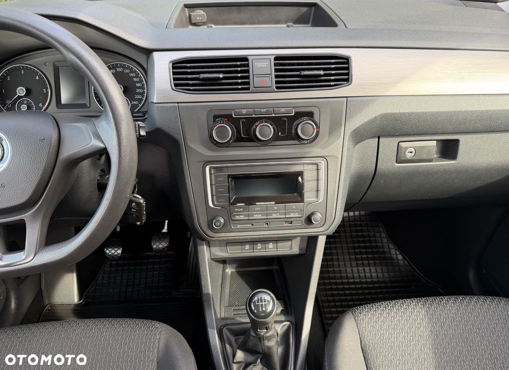 Volkswagen CADDY MAXI ORYGINAŁ KOMBI VAN MINIBUS 5 Osobowy 2x Boczne drzwi + tylne 2 skrzydłowe, Mocny 2.0TDI DFSD Euro6, Alarm, Czujniki cofania, Servotronic, Awaryjne ham.. ANB, Spec. wyciszenie, Bezwypadkowy pełen serwis ZADBANY ! Podwójne resory tylnej osi - WZMOCNIONE ZAWIESZENIE KOŁA 16' ! MODEL 2020 - 8