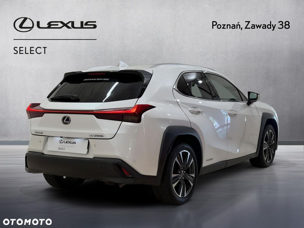 Lexus UX - 2