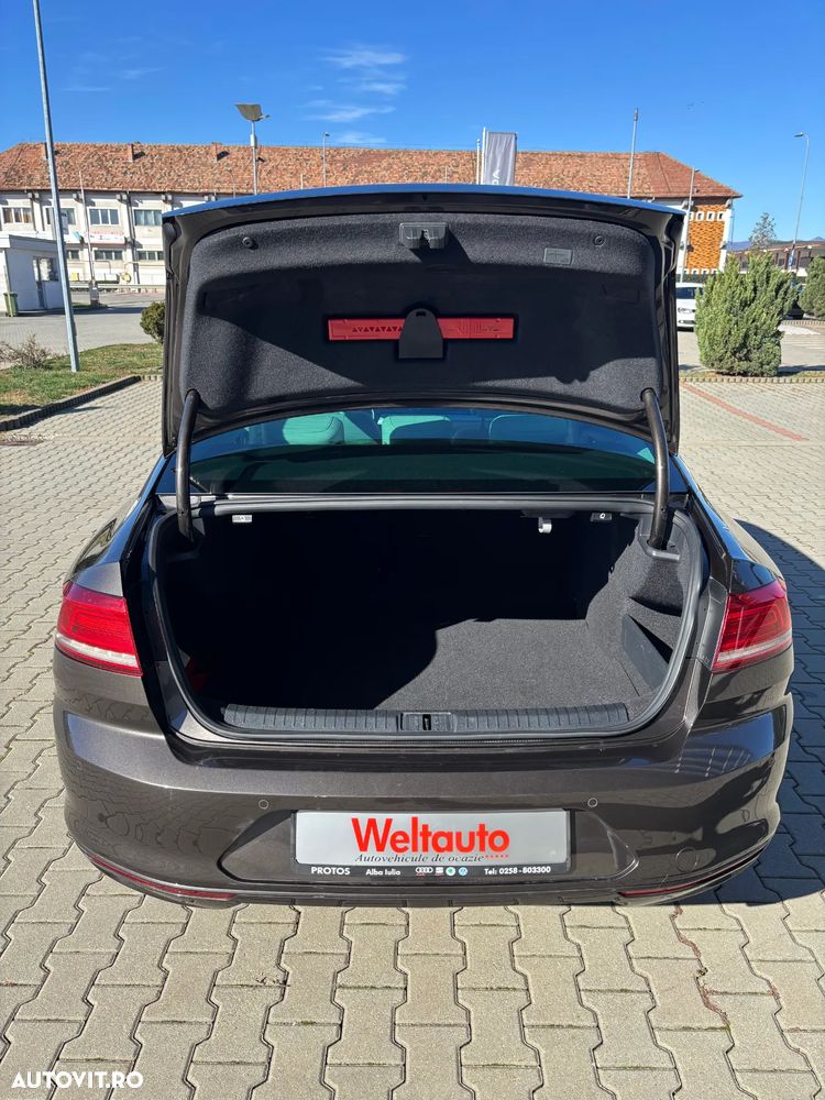 Volkswagen Passat - 9