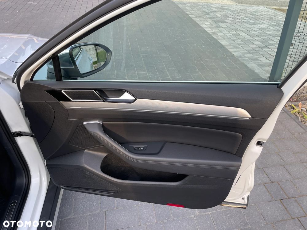 Volkswagen Passat Alltrack 2.0 TDI SCR 4Motion DSG (BMT) - 29