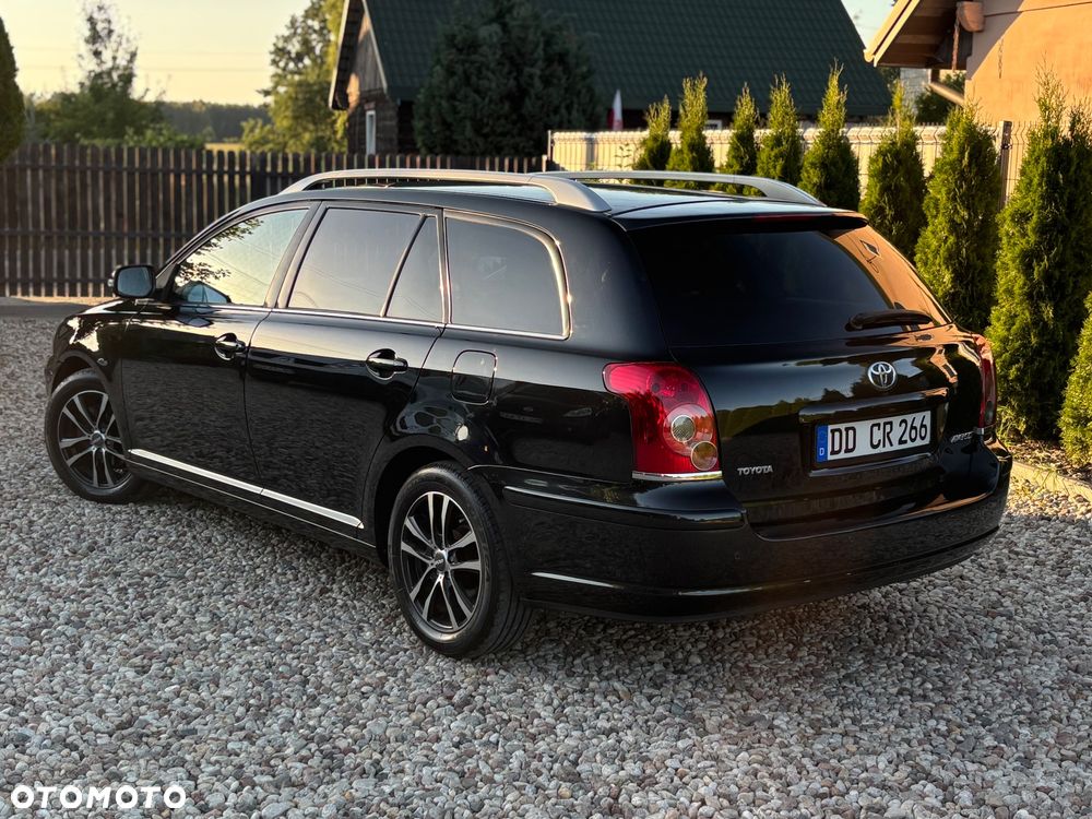 Toyota Avensis 1.8 VVT-i Sol - 9