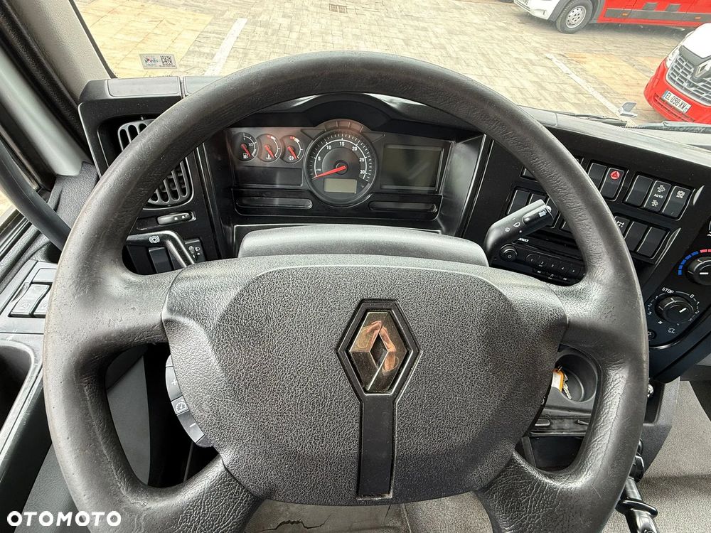 Renault D14 - 11