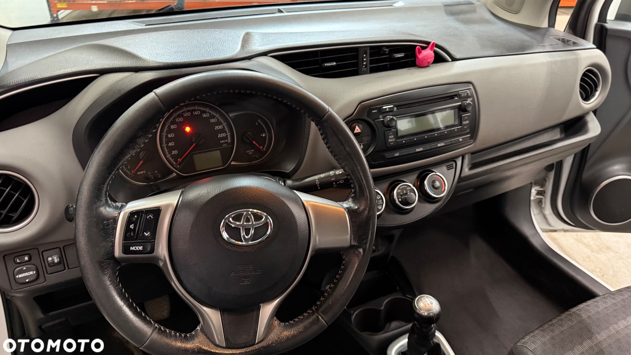 Toyota Yaris 1.0 Active EU6 - 16