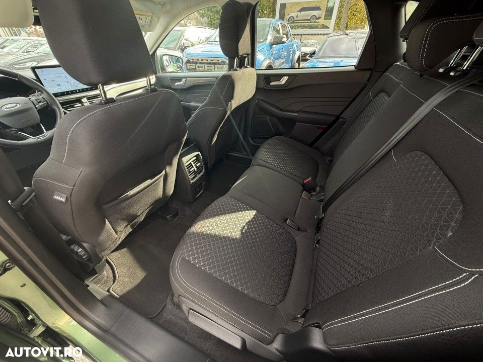 Ford Kuga - 10