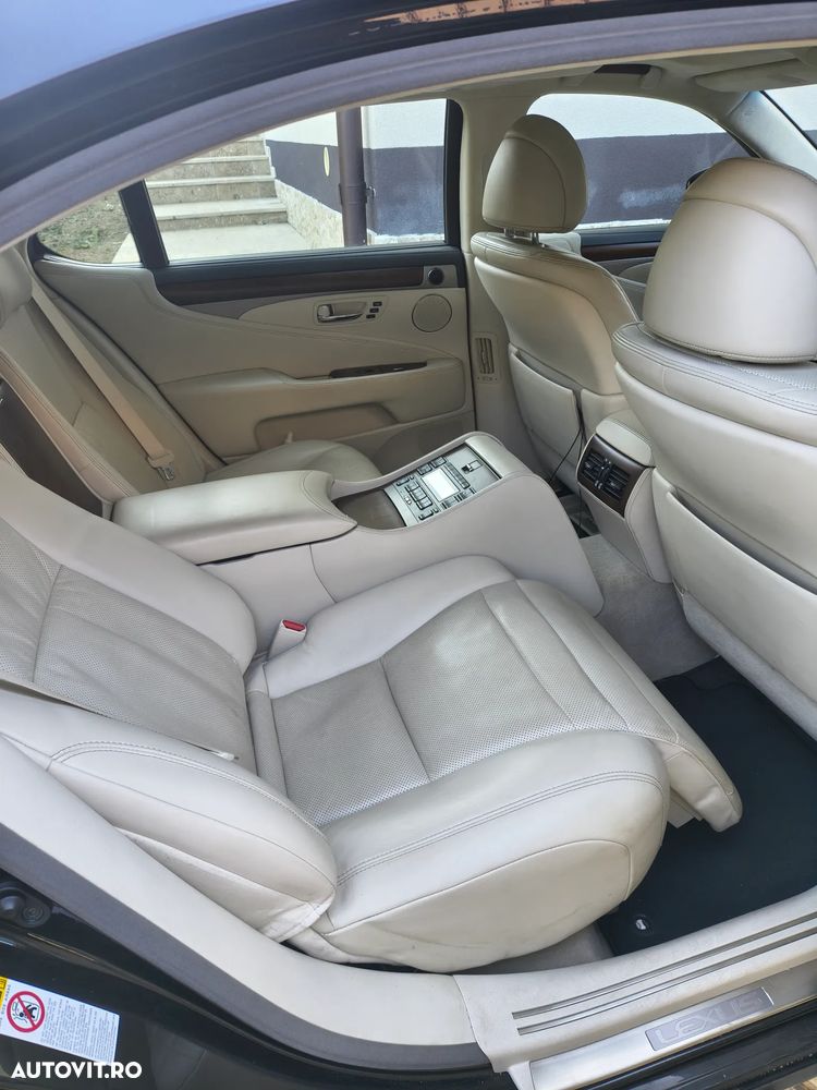 Lexus Seria LS 600h L - 5