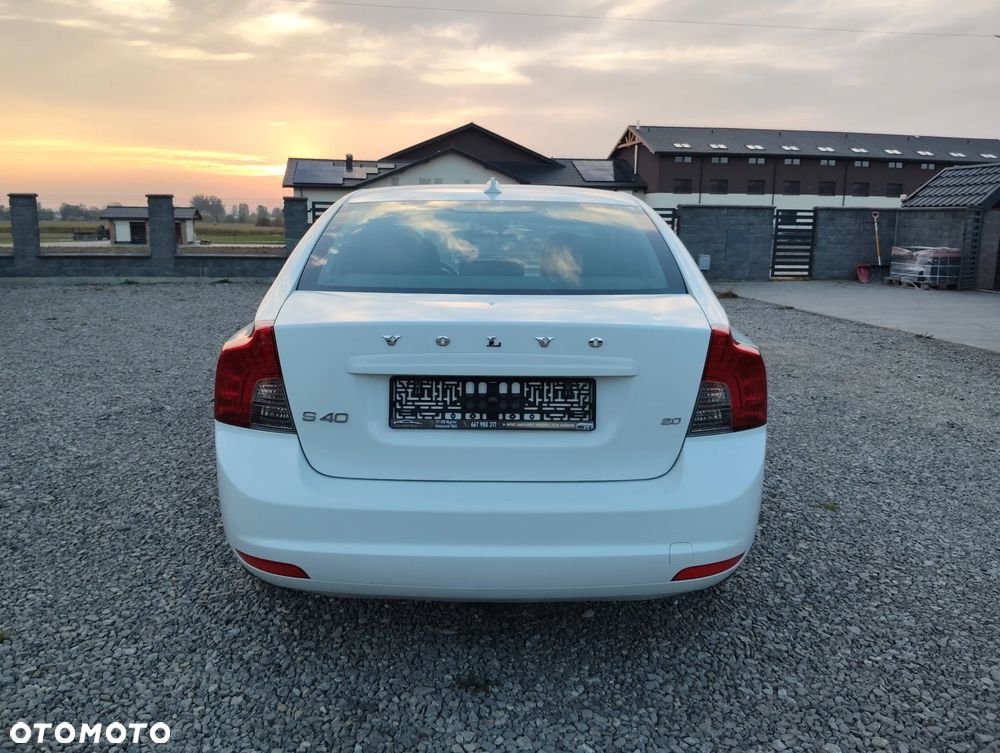 Volvo S40 2.0 - 15