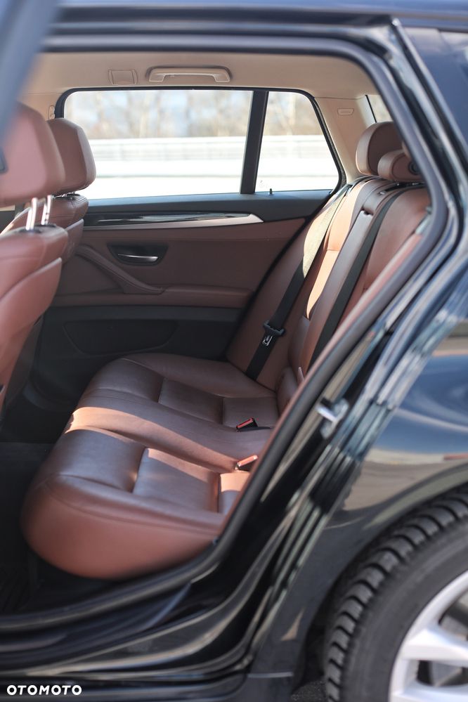 BMW Seria 5 520d Luxury Line - 26