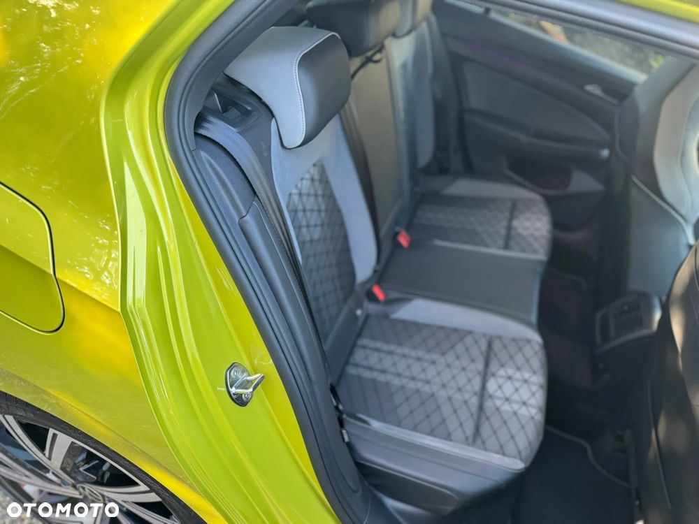 Volkswagen Golf 1.5 eTSI OPF DSG R-Line - 17