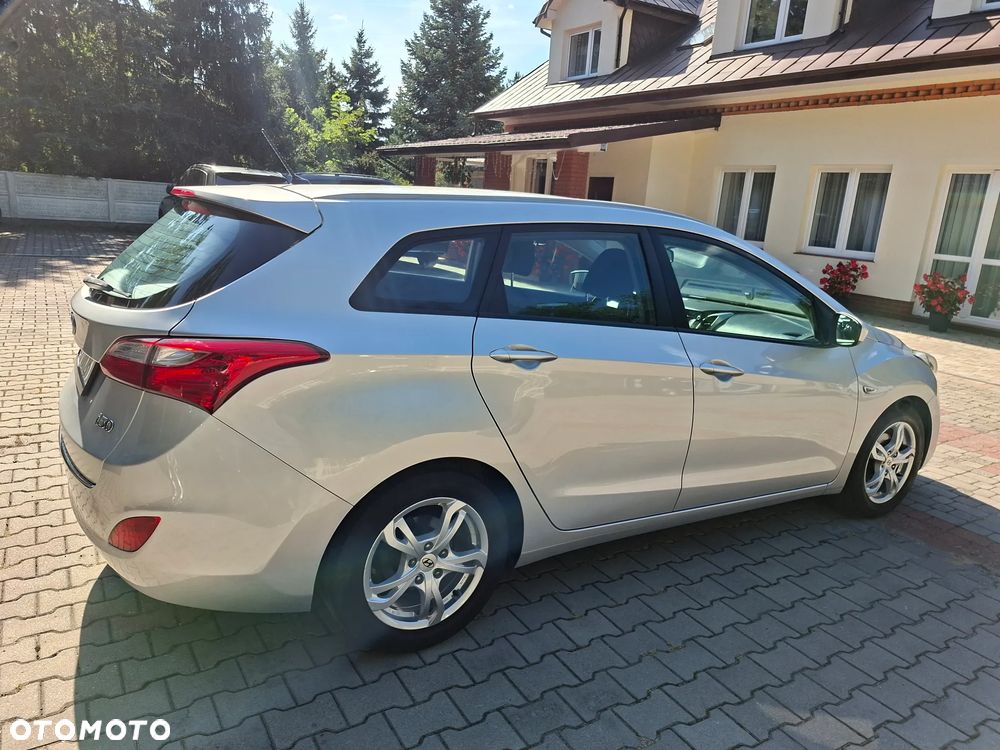 Hyundai i30 blue Kombi 1.4 Classic - 8