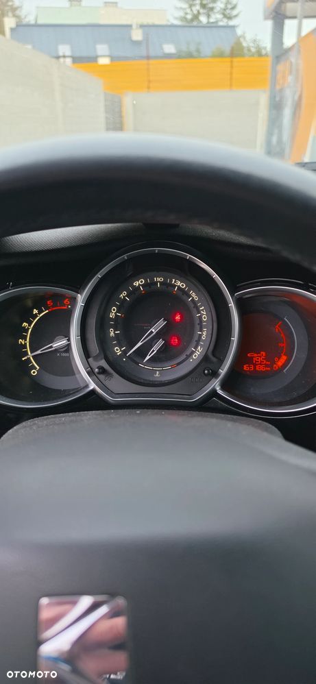 Citroën DS3 1.6 e-HDi SoChic - 12
