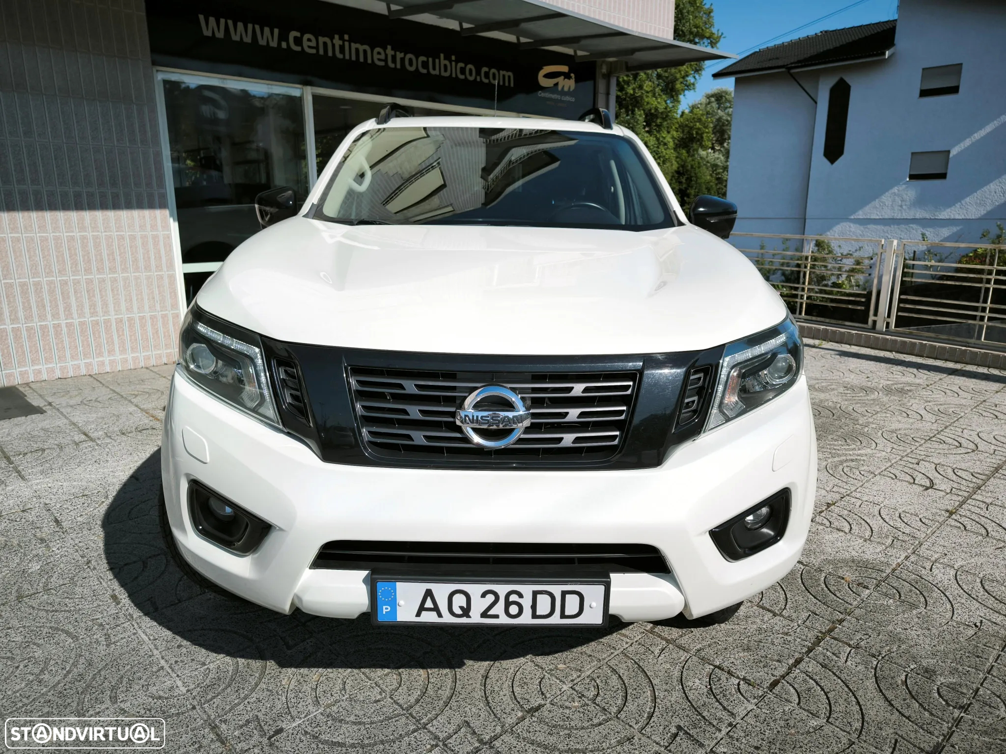 Nissan Navara 2.3 dCi CD 4WD N-Guard - 8