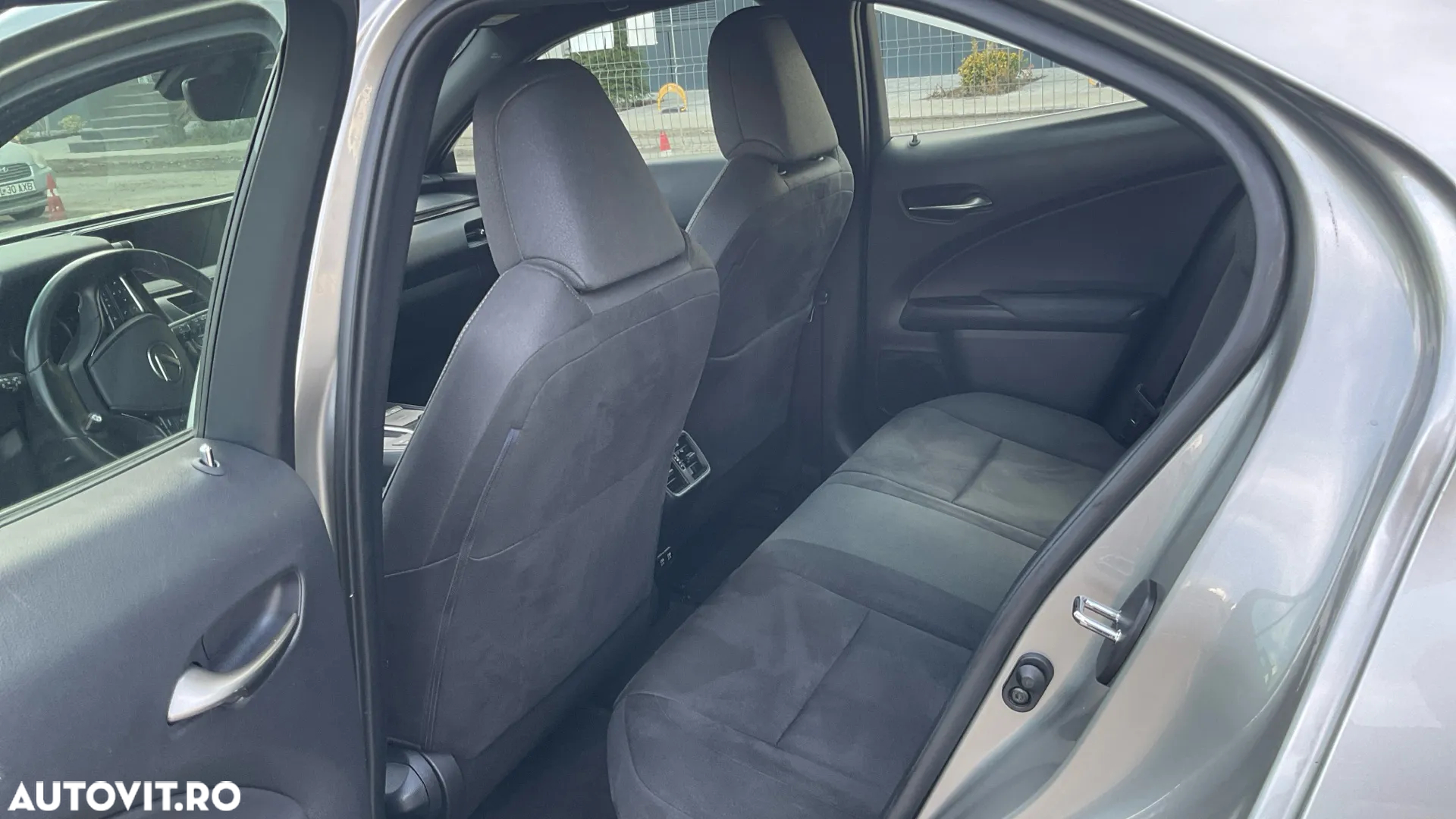 Lexus UX 250h Business Edition - 15