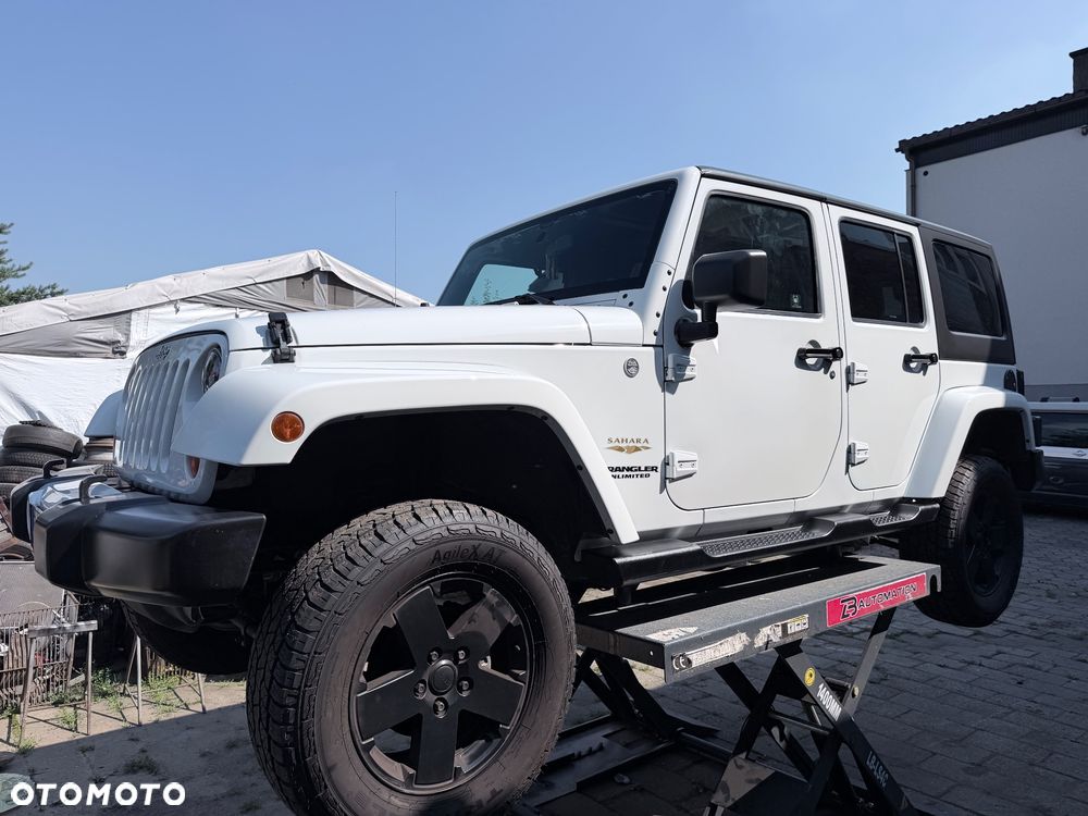 Jeep Wrangler 3.6 Unlim Sahara - 21