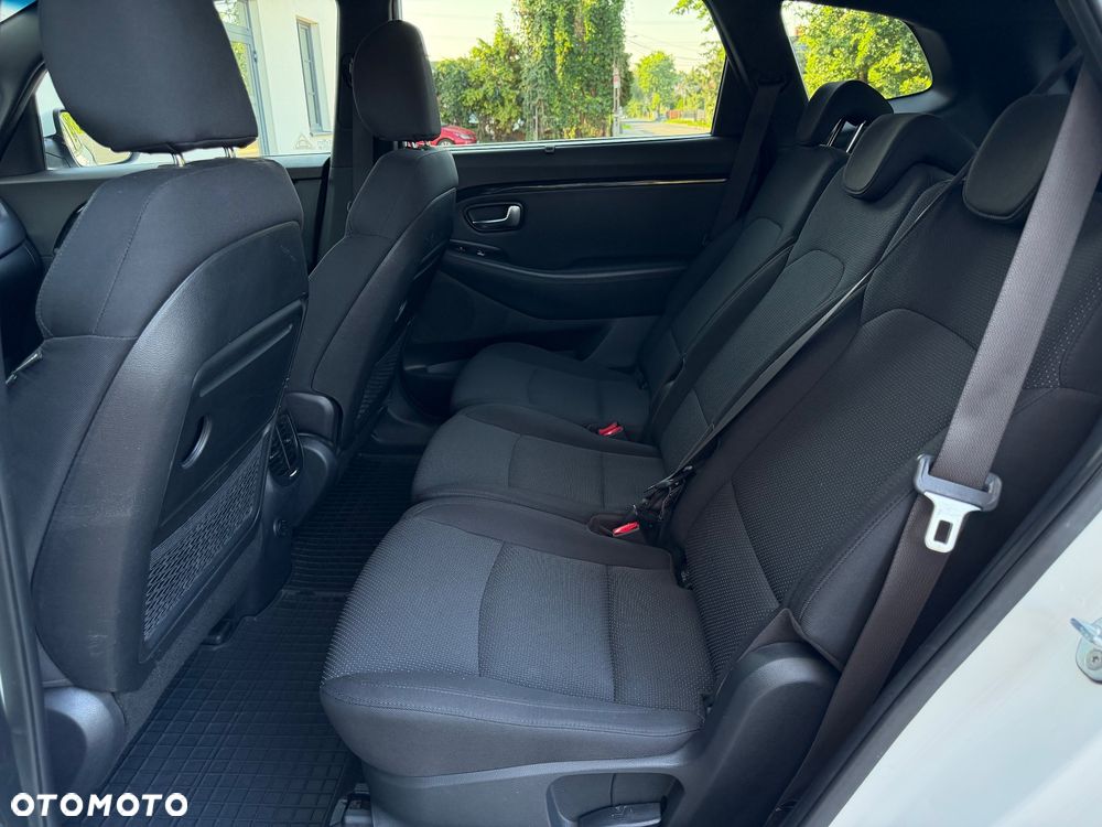 Kia Carens 1.6 GDI L - 19