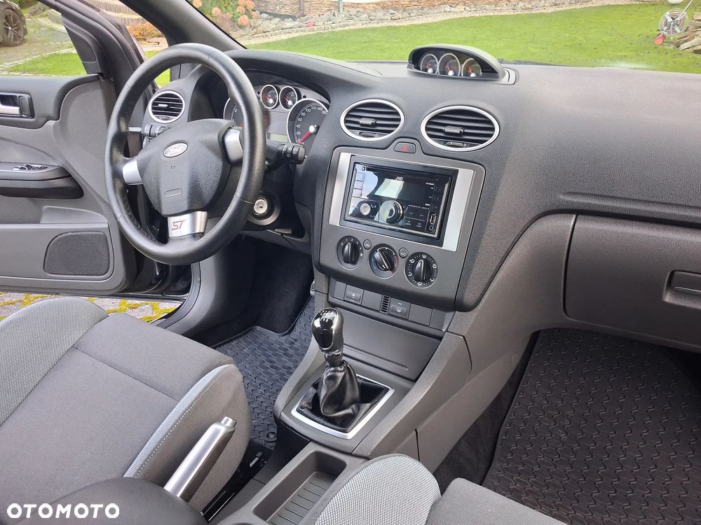 Ford Focus 2.5 ST - 19