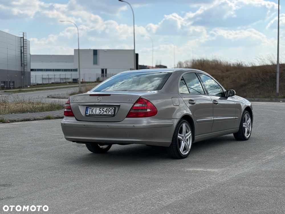 Mercedes-Benz Klasa E 200 CDI Classic - 8