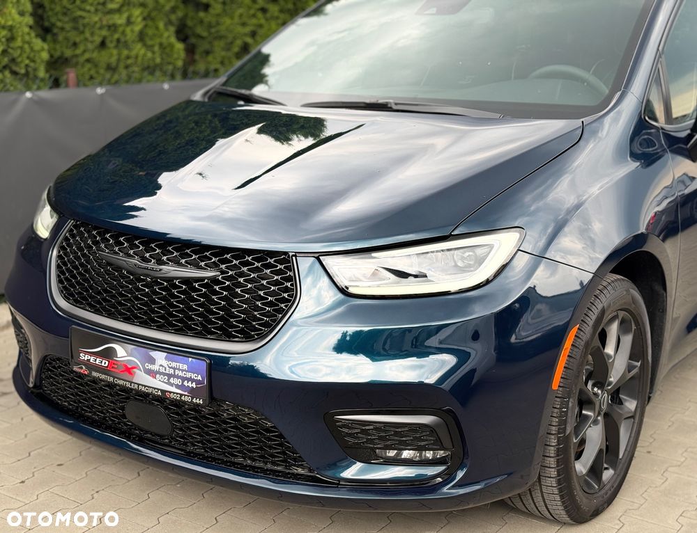 Chrysler Pacifica - 2