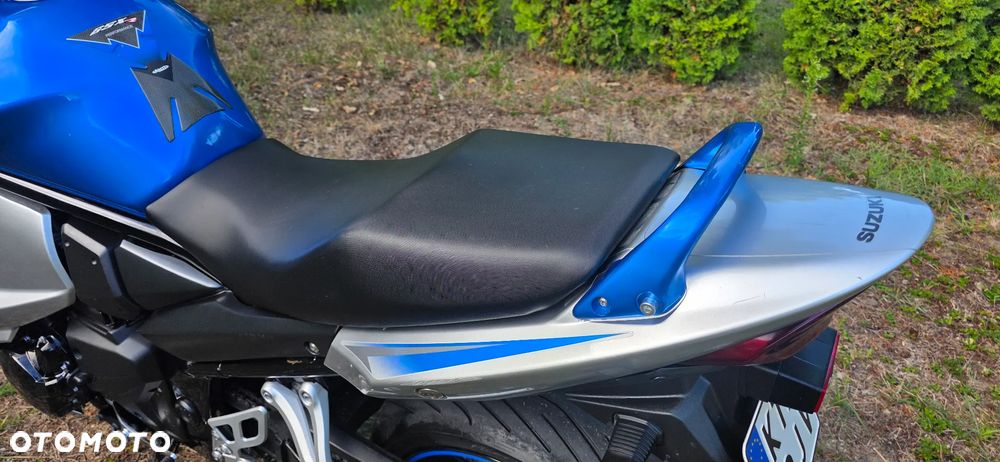 Suzuki GSX - 16