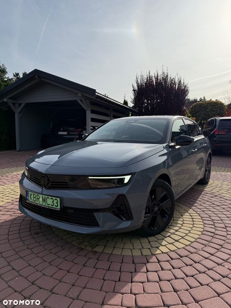 Opel Astra GS - 30