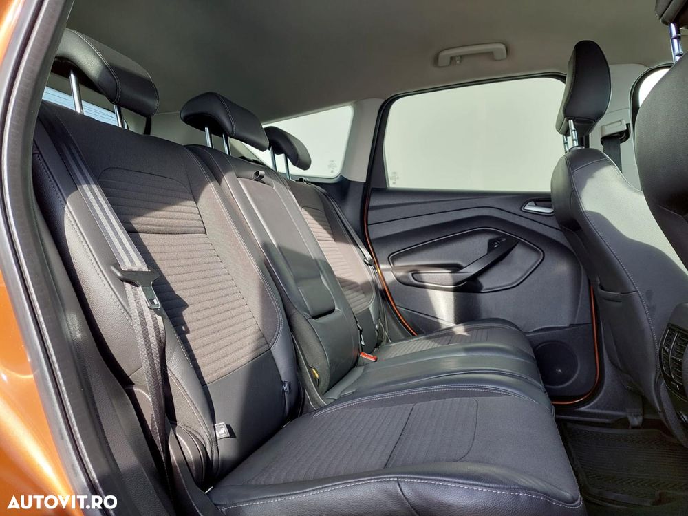 Ford Kuga 2.0 TDCi 4x4 Aut. Titanium - 8