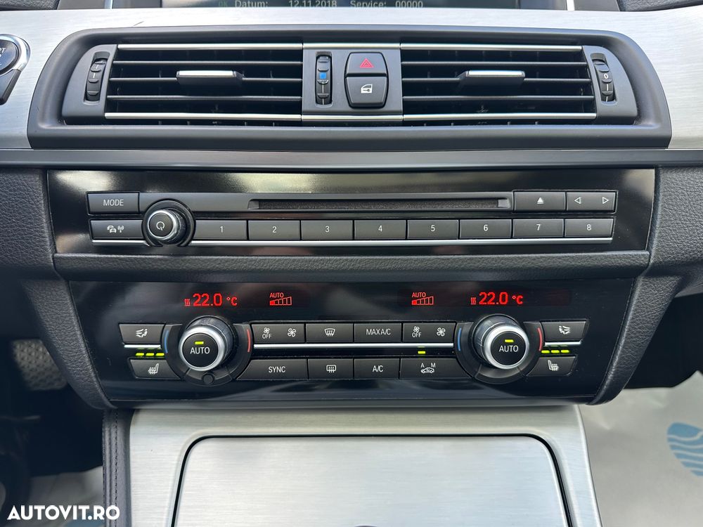 BMW Seria 5 525d Touring Aut. - 36