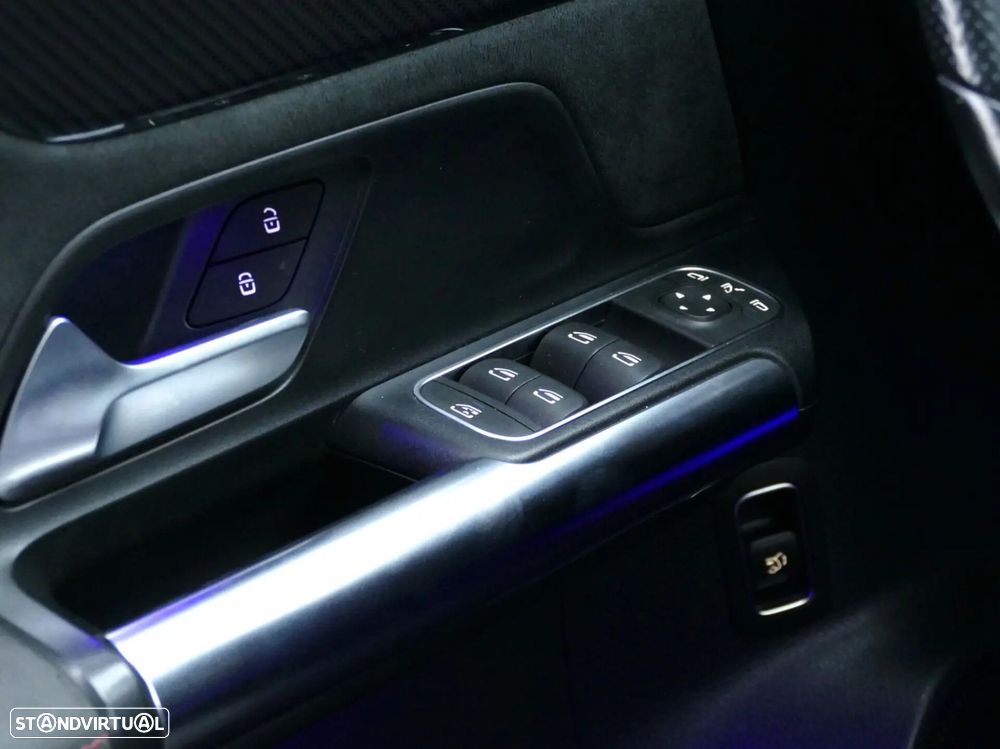 Mercedes-Benz GLA 180 d AMG Line - 35