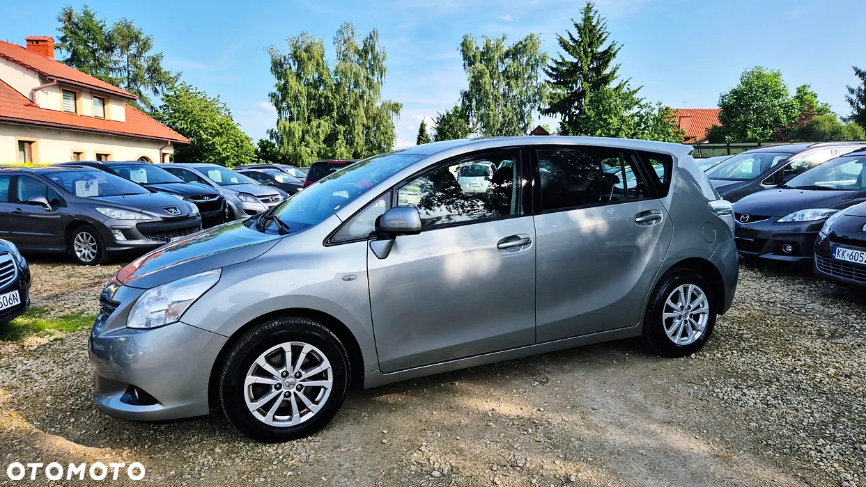 Toyota Verso 1.8 Executive - 27