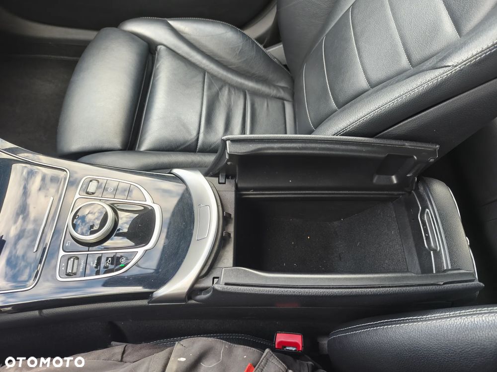 Mercedes-Benz Klasa C 200 4MATIC 9G-TRONIC - 23