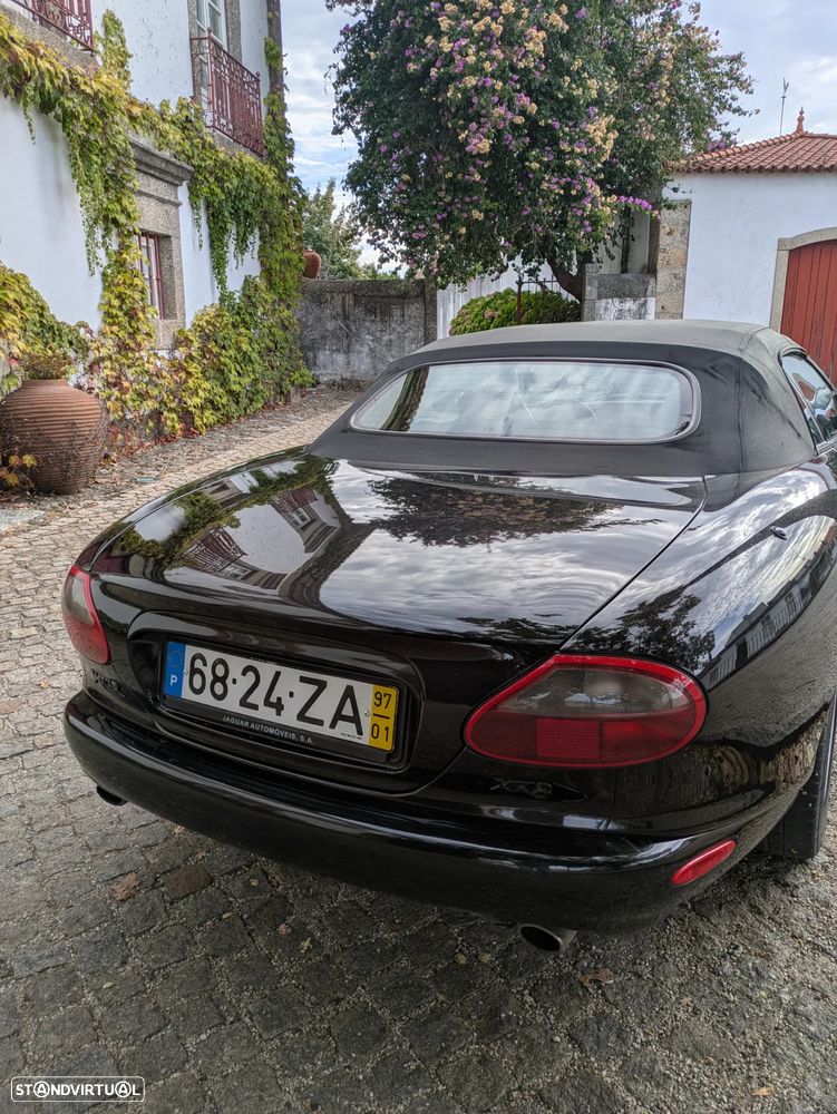 Jaguar XK - 12