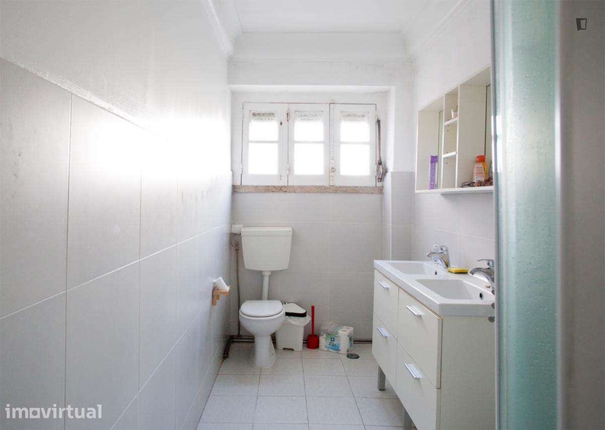 Quarto - localizado em Arroios Lisbon - Grande imagem: 3/17