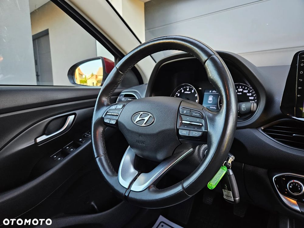 Hyundai i30 1.5 DPI Classic + - 23
