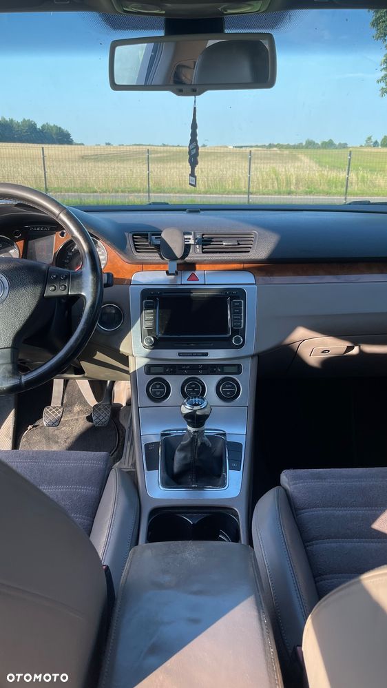 Volkswagen Passat 2.0 TDI Highline - 8