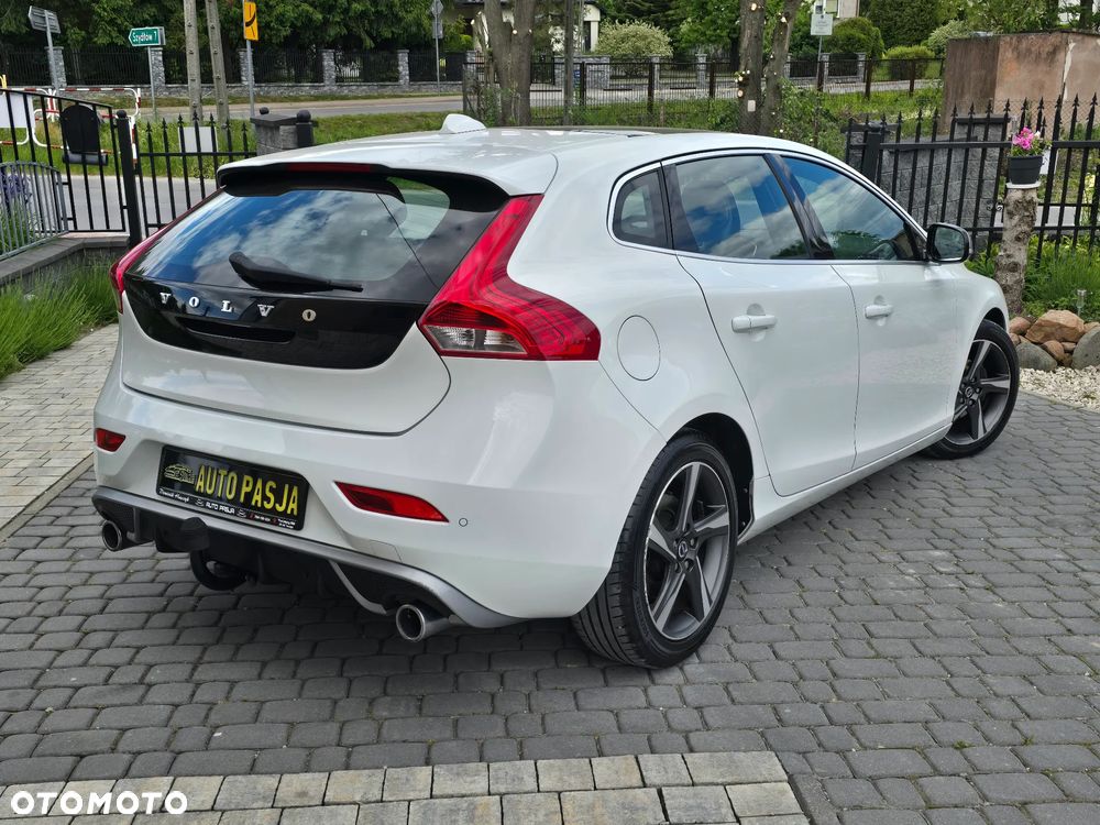 Volvo V40 D2 R Design - 11