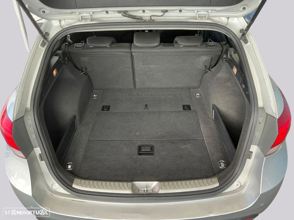 Hyundai i40 SW - 13