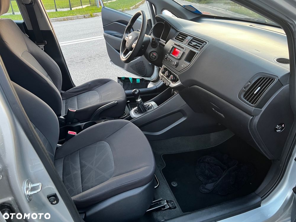 Kia Rio 1.2 L - 17