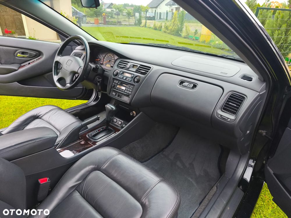 Honda Accord 3.0i ES - 29