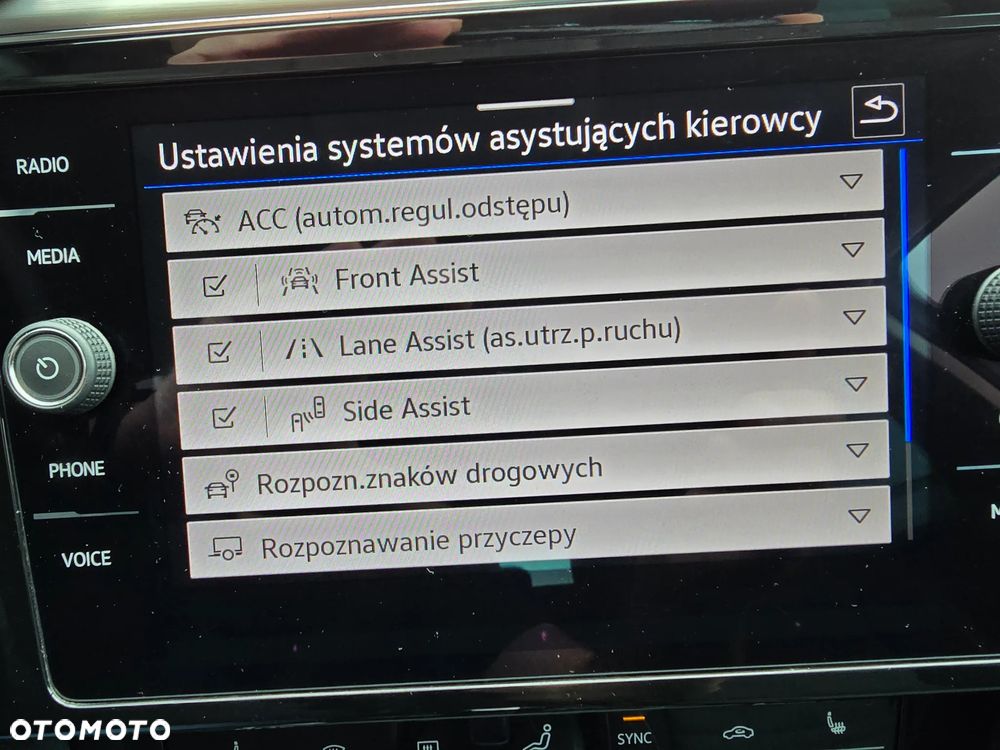 Volkswagen Passat 2.0 TDI SCR DSG 4Motion Elegance - 39