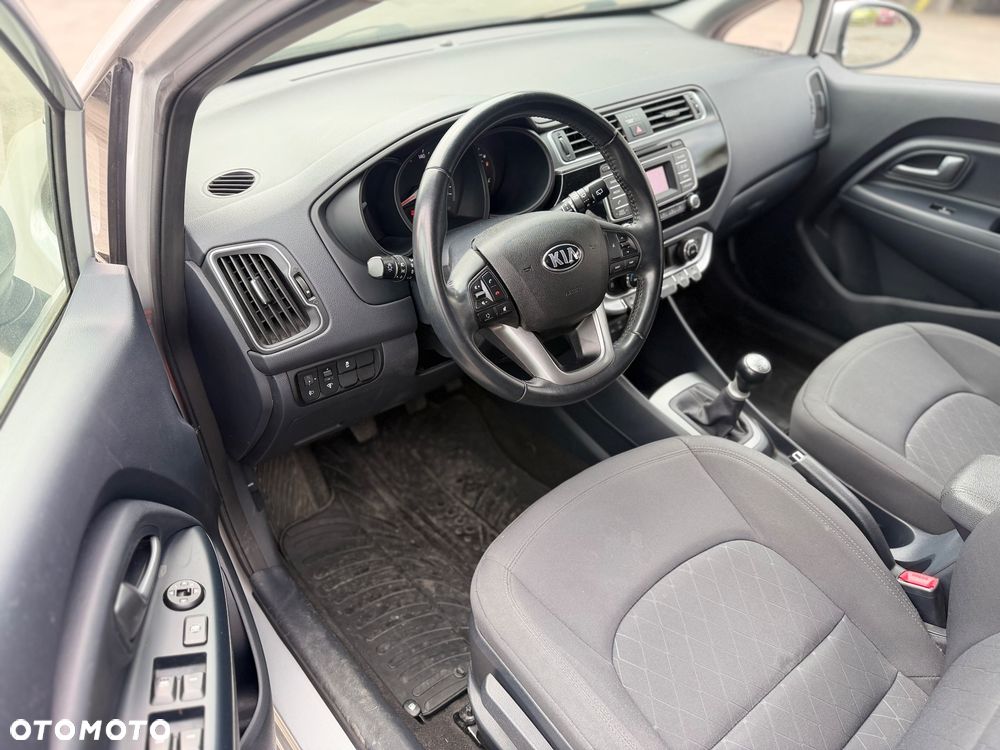 Kia Rio 1.2 Attract - 12