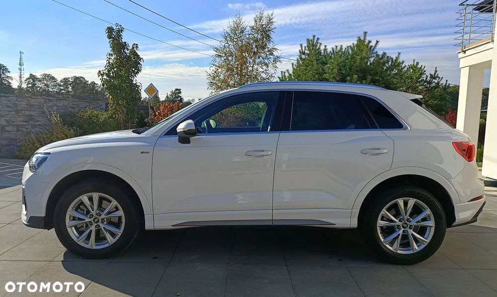 Audi Q3 2023 photo 2