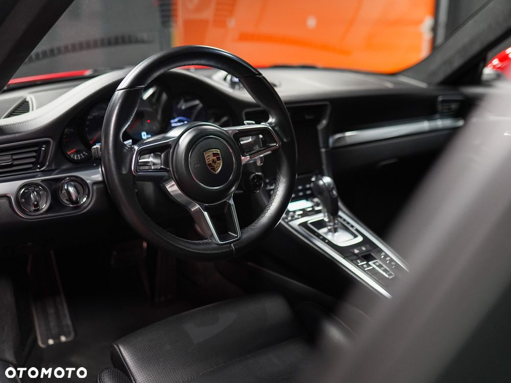 Porsche 911 Carrera S PDK - 38