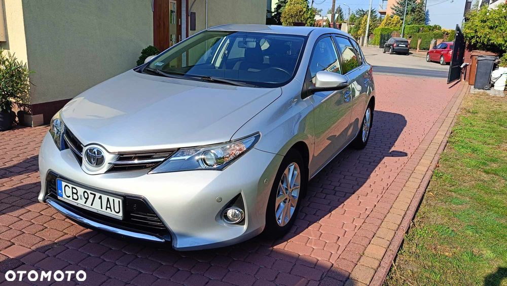Toyota Auris 1.6 Premium Comfort - 1