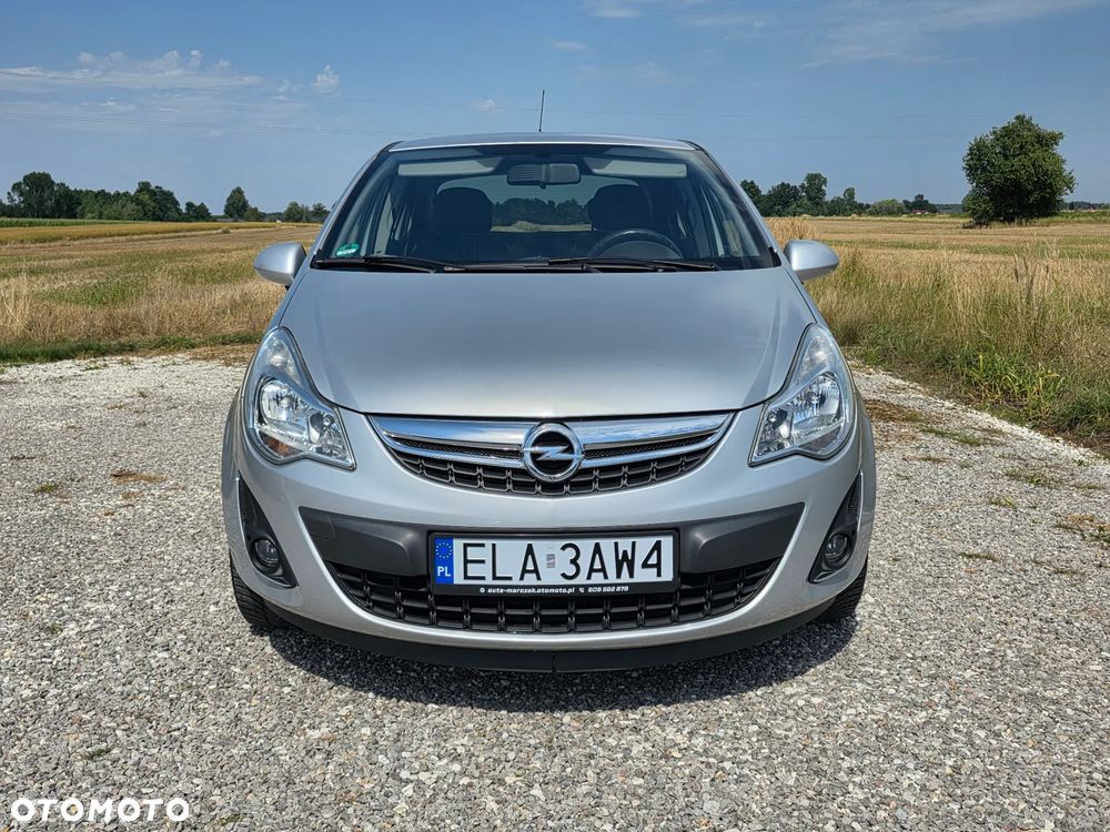 Opel Corsa 1.4 16V 150 Jahre - 10