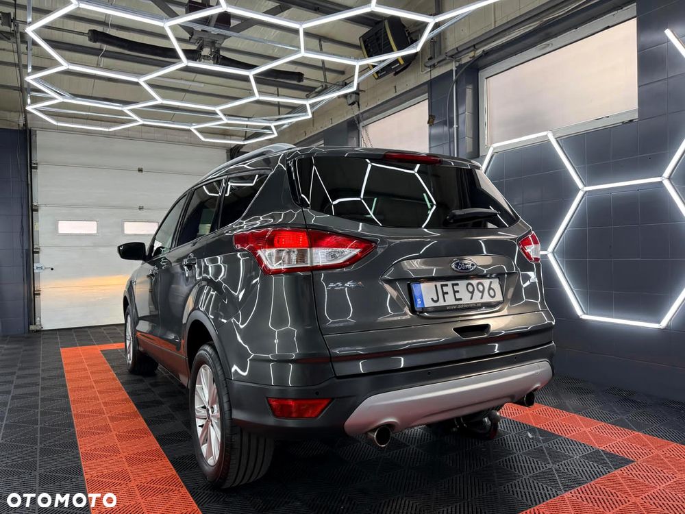 Ford Kuga 1.5 EcoBoost 2x4 Titanium - 5