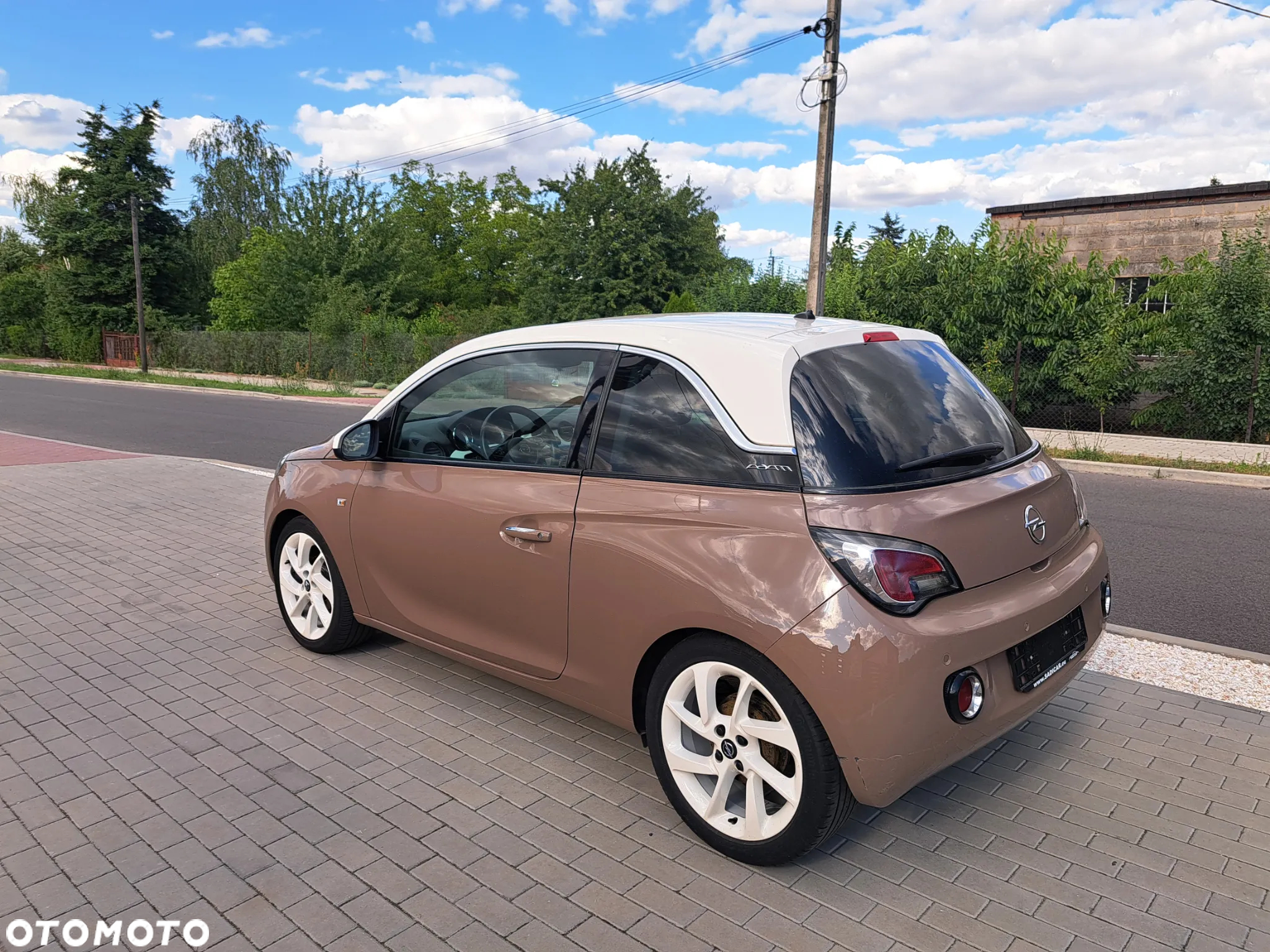 Opel Adam 1.2 Glam S&S - 3